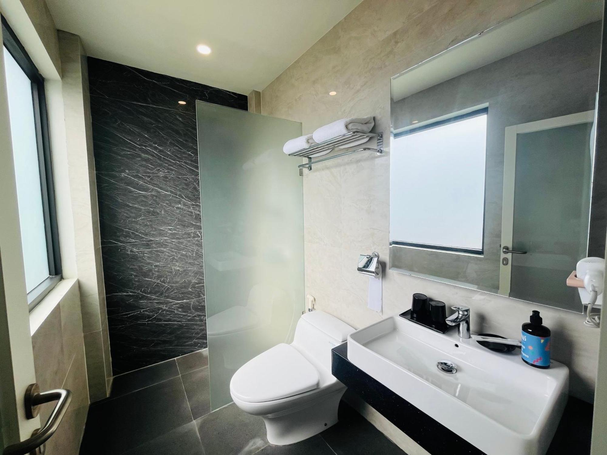 Sans Hotel 88 Andalan Surabaya By Reddoorz Eksteriør bilde