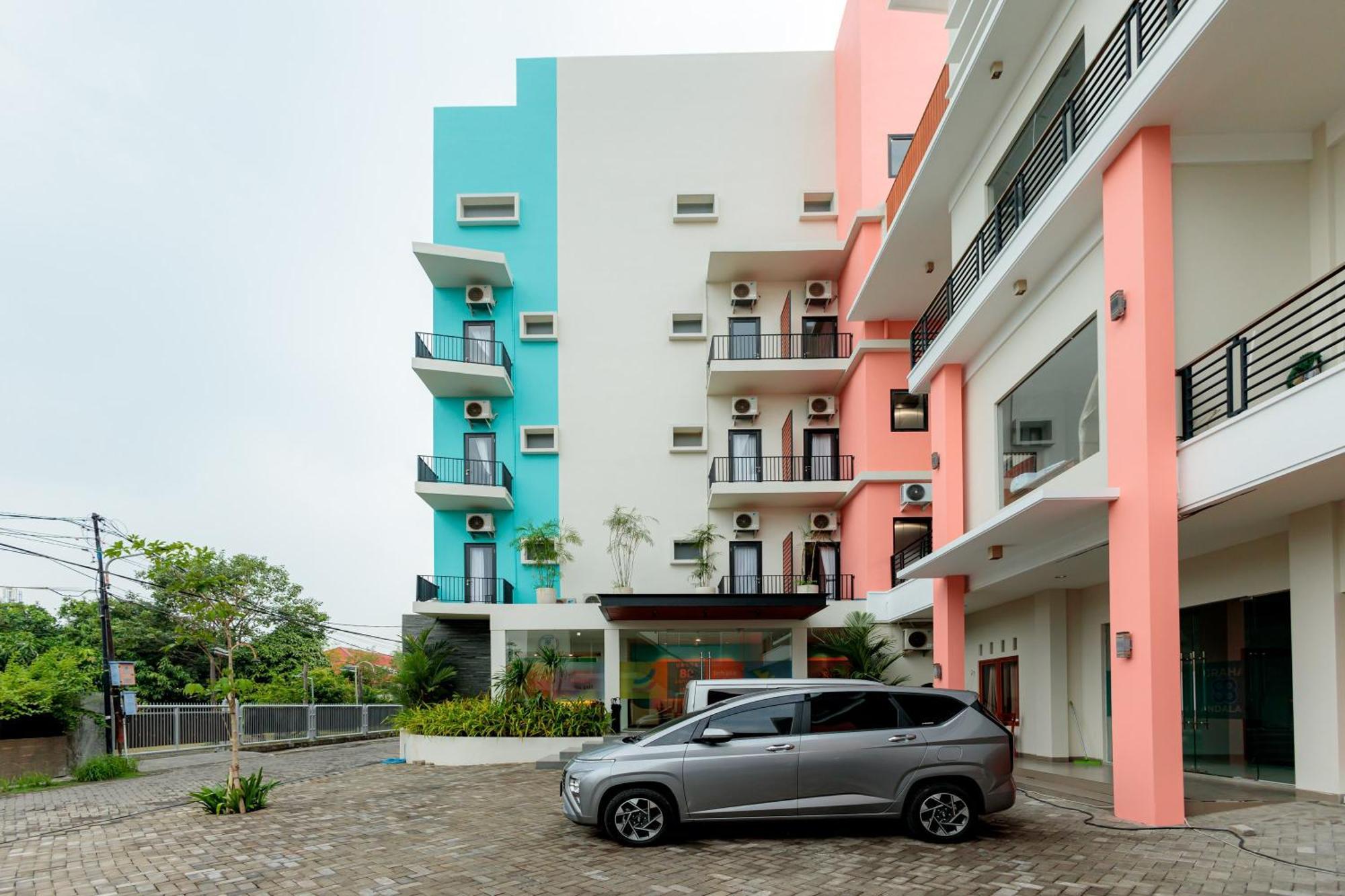Sans Hotel 88 Andalan Surabaya By Reddoorz Eksteriør bilde